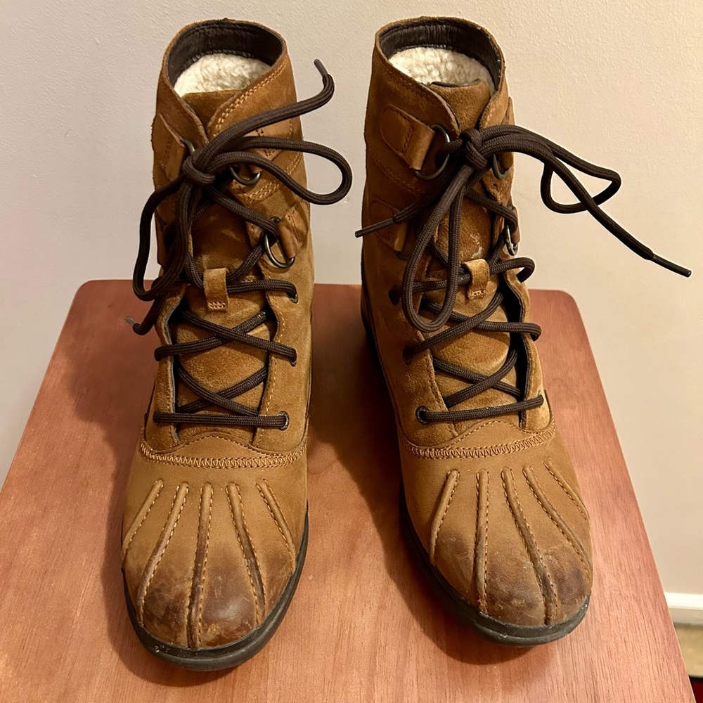 Women Ugg Azaria Waterproof Boots